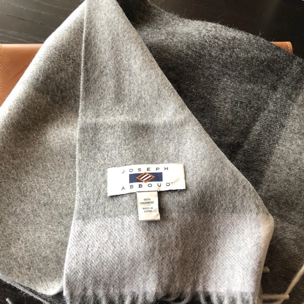 NWOT Joseph Abboud 100 cashmere scarf w fringe soft grey and medium grey 12x64